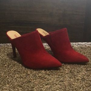 Brand new red delicious mules